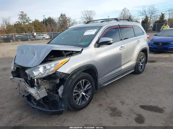 5TDJKRFH4GS269321 2016 TOYOTA HIGHLANDER - Image 2