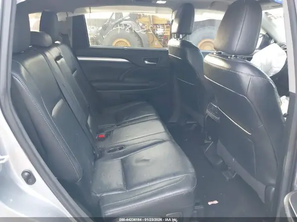 5TDJKRFH4GS269321 2016 TOYOTA HIGHLANDER - Image 8