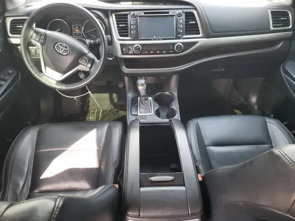 5TDJKRFH4GS274146 2016 TOYOTA HIGHLANDER - Image 8