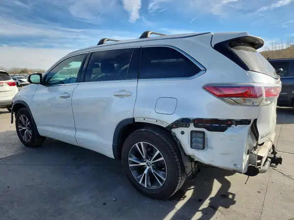 5TDJKRFH4GS274468 2016 TOYOTA HIGHLANDER - Image 2