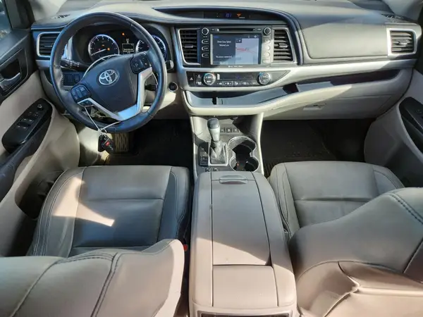 5TDJKRFH4GS274468 2016 TOYOTA HIGHLANDER - Image 8