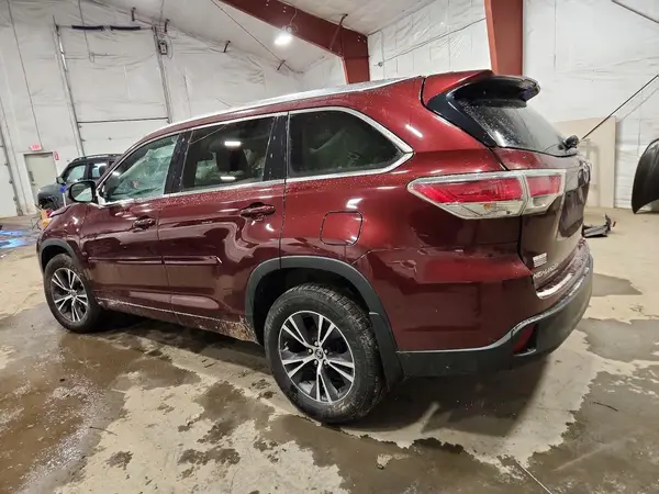 5TDJKRFH4GS276446 2016 TOYOTA HIGHLANDER - Image 2