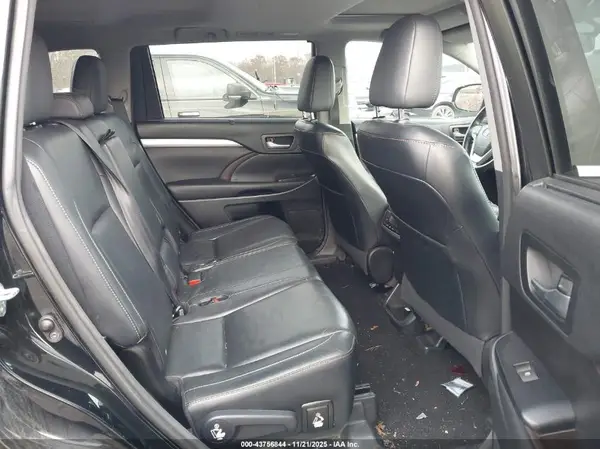 5TDJKRFH4GS282909 2016 TOYOTA HIGHLANDER - Image 8