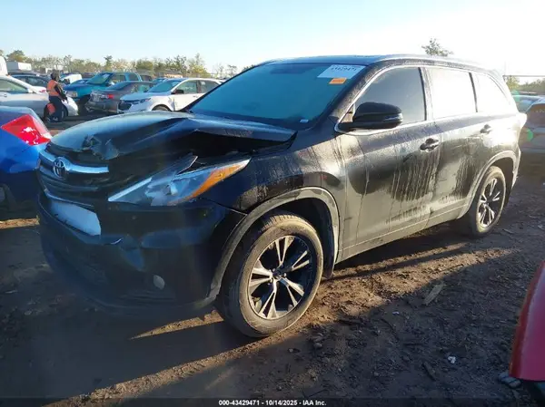 5TDJKRFH4GS286605 2016 TOYOTA HIGHLANDER - Image 2