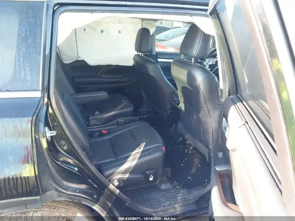 5TDJKRFH4GS286605 2016 TOYOTA HIGHLANDER - Image 8
