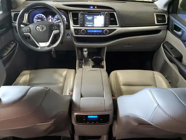 5TDJKRFH4GS292565 2016 TOYOTA HIGHLANDER - Image 8