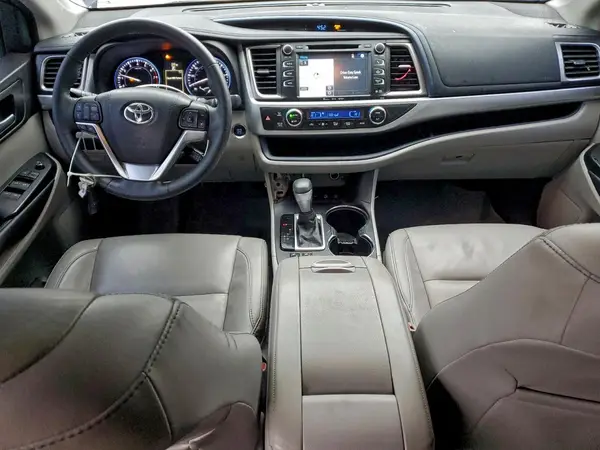 5TDJKRFH4GS292940 2016 TOYOTA HIGHLANDER - Image 8
