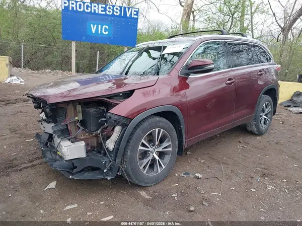 5TDJKRFH4GS294428 2016 TOYOTA HIGHLANDER - Image 2