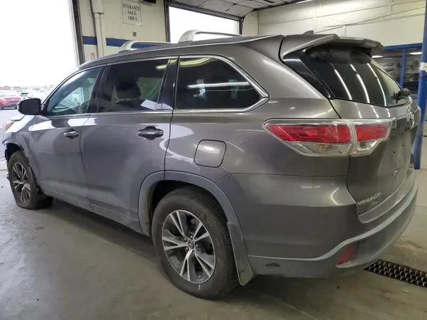 5TDJKRFH4GS297829 2016 TOYOTA HIGHLANDER - Image 2