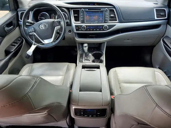 5TDJKRFH4GS305573 2016 TOYOTA HIGHLANDER - Image 8