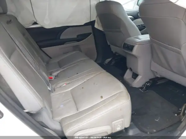 5TDJKRFH4GS306724 2016 TOYOTA HIGHLANDER - Image 8