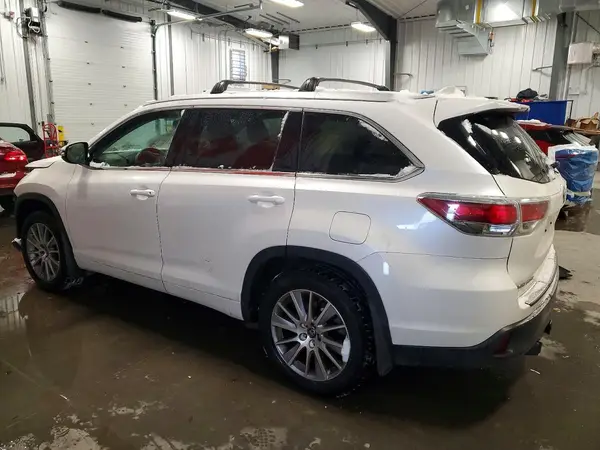 5TDJKRFH4GS308327 2016 TOYOTA HIGHLANDER - Image 2