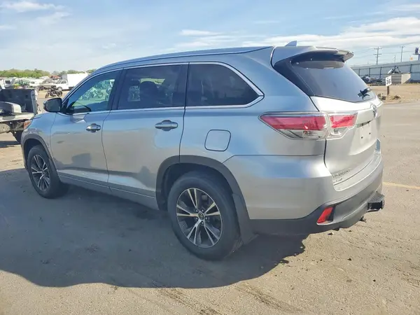 5TDJKRFH4GS315634 2016 TOYOTA HIGHLANDER - Image 2
