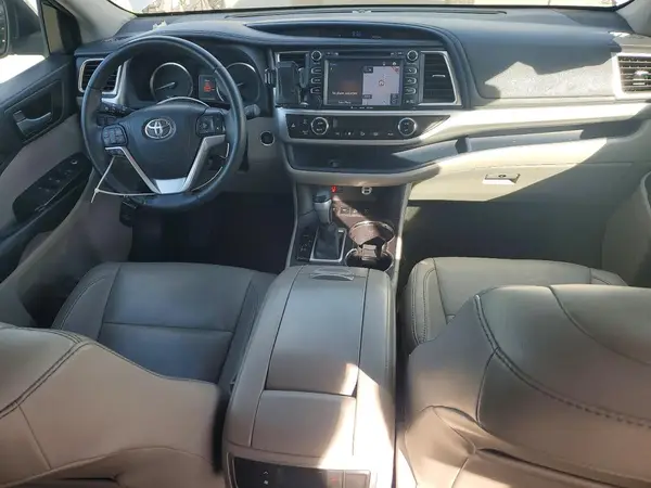 5TDJKRFH4GS315634 2016 TOYOTA HIGHLANDER - Image 8