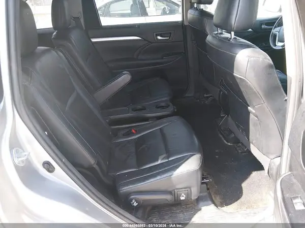 5TDJKRFH4GS318968 2016 TOYOTA HIGHLANDER - Image 8