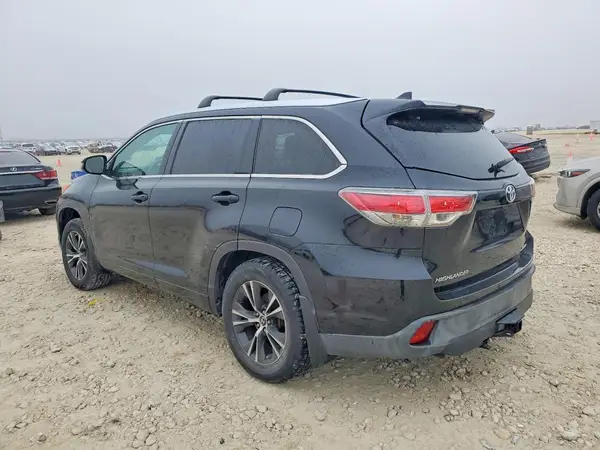 5TDJKRFH4GS321840 2016 TOYOTA HIGHLANDER - Image 2