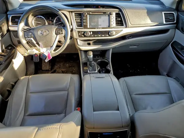 5TDJKRFH4GS322969 2016 TOYOTA HIGHLANDER - Image 8