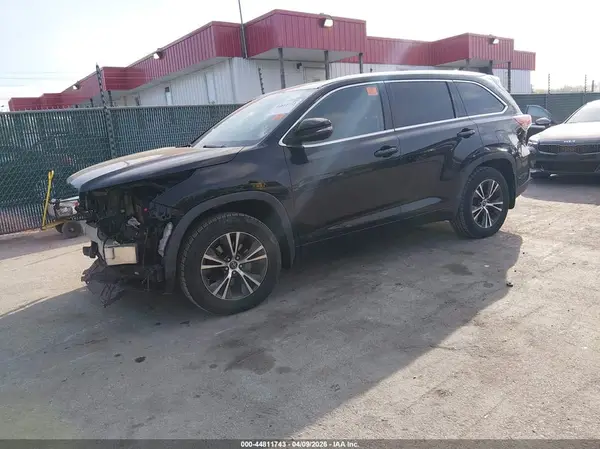 5TDJKRFH4GS323040 2016 TOYOTA HIGHLANDER - Image 2