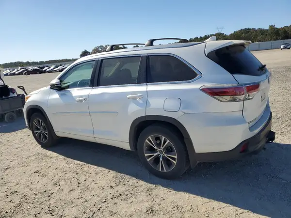 5TDJKRFH4GS323071 2016 TOYOTA HIGHLANDER - Image 2