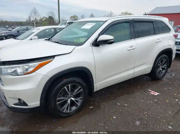 5TDJKRFH4GS323202 2016 TOYOTA HIGHLANDER - Image 2