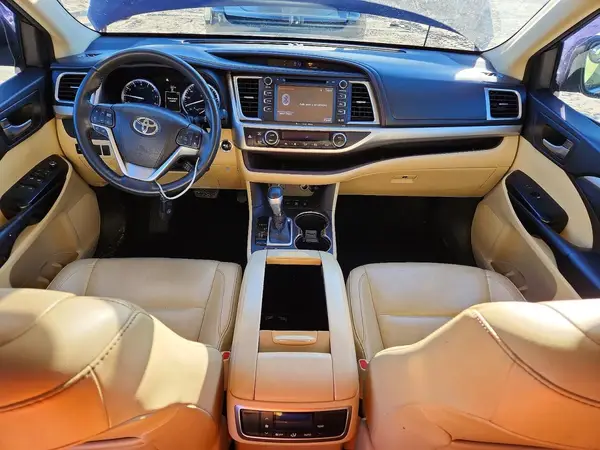 5TDJKRFH4GS328559 2016 TOYOTA HIGHLANDER - Image 8