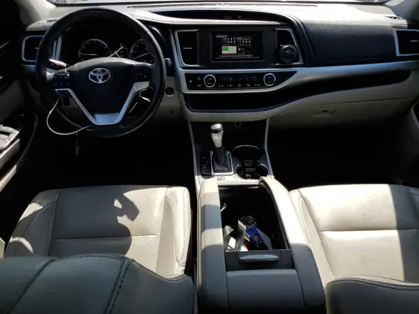 5TDJKRFH4GS331719 2016 TOYOTA HIGHLANDER - Image 8