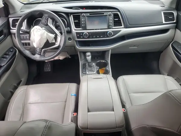 5TDJKRFH4GS337147 2016 TOYOTA HIGHLANDER - Image 8