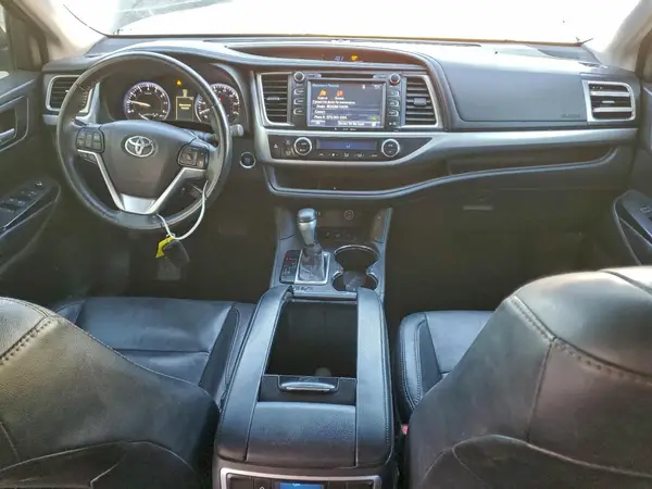 5TDJKRFH4GS338850 2016 TOYOTA HIGHLANDER - Image 8