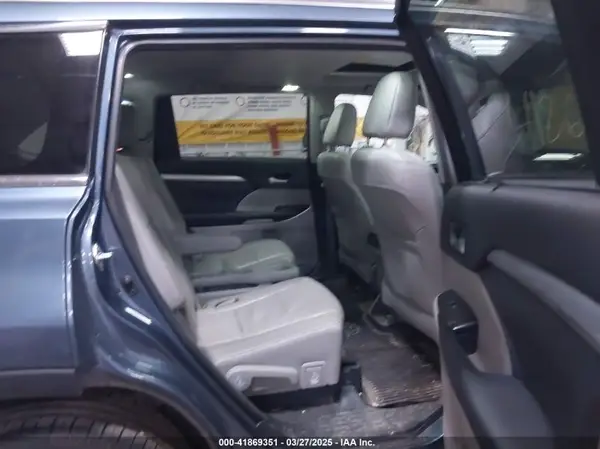 5TDJKRFH4GS338959 2016 TOYOTA HIGHLANDER - Image 8