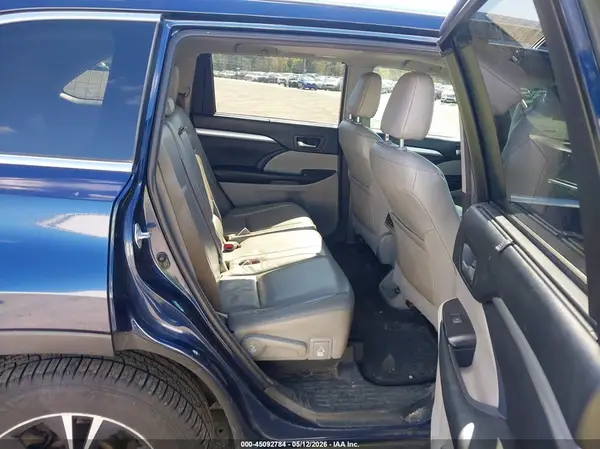 5TDJKRFH4GS345653 2016 TOYOTA HIGHLANDER - Image 8