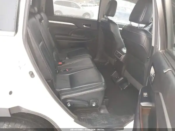 5TDJKRFH4GS348648 2016 TOYOTA HIGHLANDER - Image 8