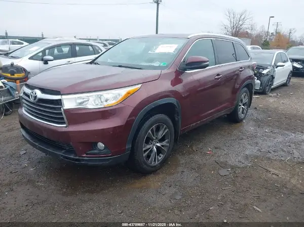 5TDJKRFH4GS355700 2016 TOYOTA HIGHLANDER - Image 2