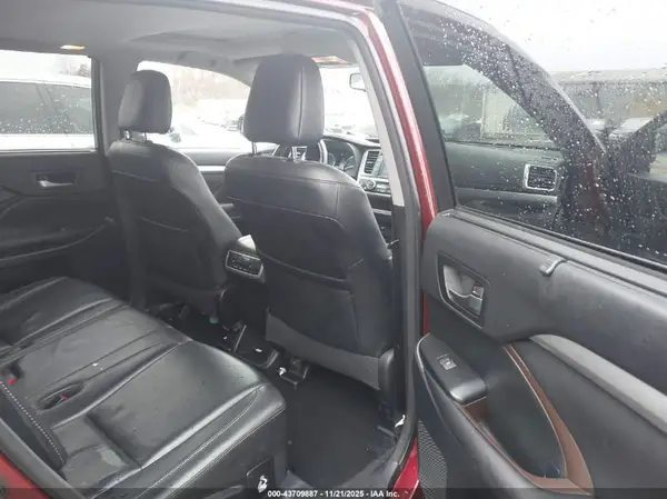 5TDJKRFH4GS355700 2016 TOYOTA HIGHLANDER - Image 8