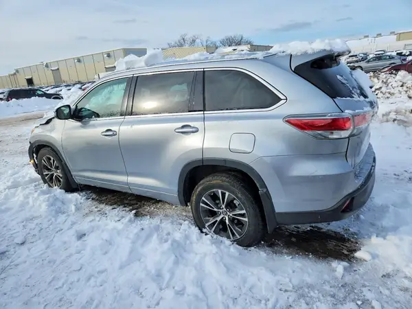 5TDJKRFH4GS500668 2016 TOYOTA HIGHLANDER - Image 2