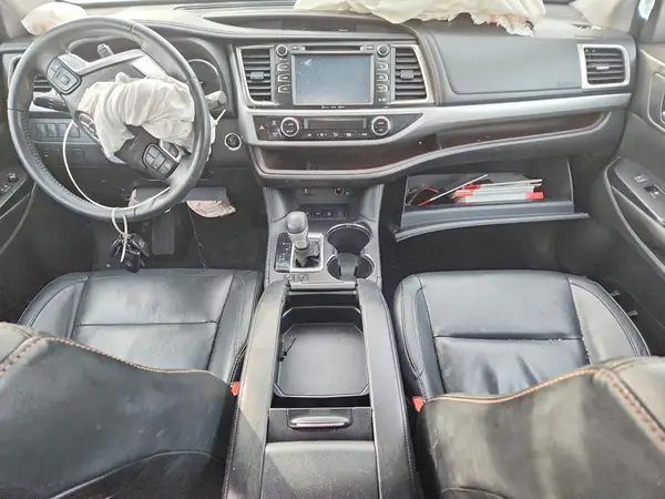 5TDJKRFH4GS500668 2016 TOYOTA HIGHLANDER - Image 8