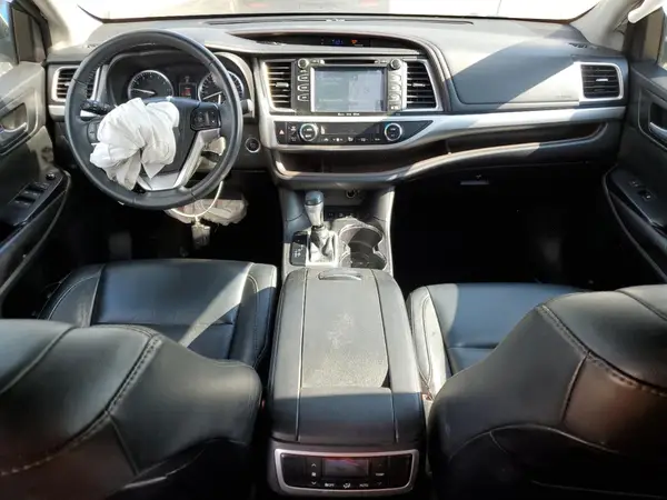 5TDJKRFH4GS501481 2016 TOYOTA HIGHLANDER - Image 8