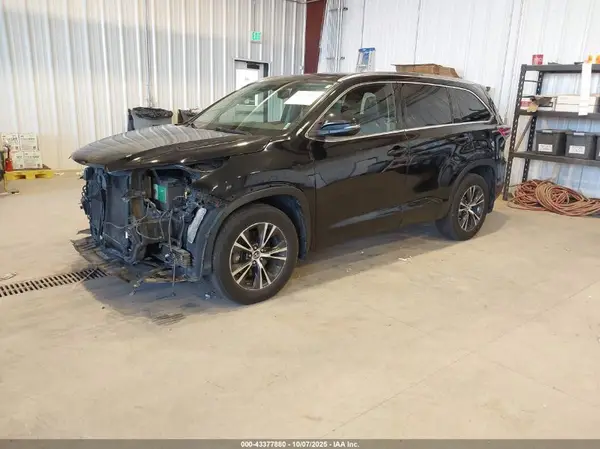 5TDJKRFH4GS503232 2016 TOYOTA HIGHLANDER - Image 2