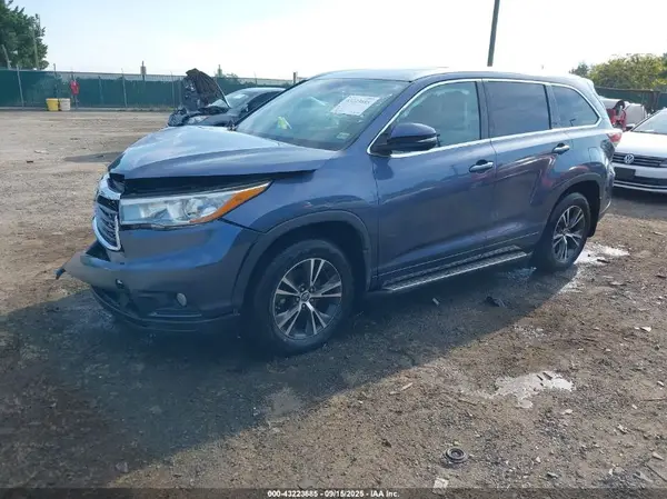 5TDJKRFH4GS503764 2016 TOYOTA HIGHLANDER - Image 2
