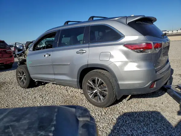 5TDJKRFH4GS504686 2016 TOYOTA HIGHLANDER - Image 2