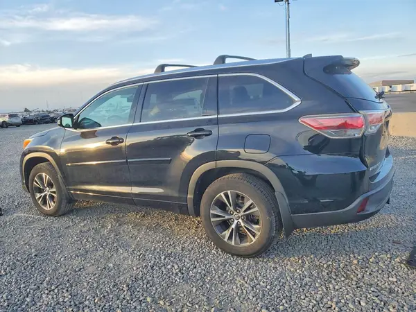 5TDJKRFH4GS504977 2016 TOYOTA HIGHLANDER - Image 2