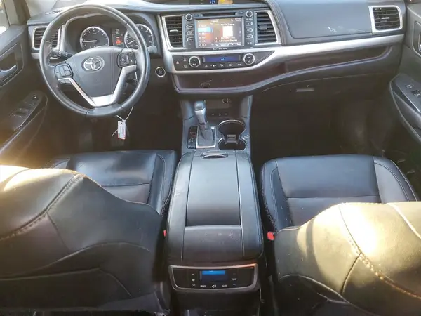 5TDJKRFH4GS504977 2016 TOYOTA HIGHLANDER - Image 8