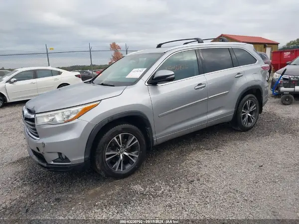 5TDJKRFH5GS224937 2016 TOYOTA HIGHLANDER - Image 2