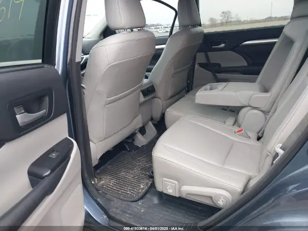 5TDJKRFH5GS227031 2016 TOYOTA HIGHLANDER - Image 8