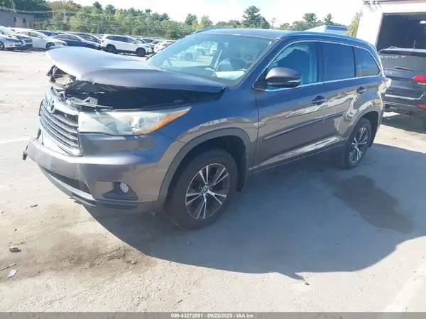 5TDJKRFH5GS244993 2016 TOYOTA HIGHLANDER - Image 2