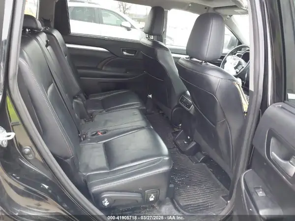 5TDJKRFH5GS262569 2016 TOYOTA HIGHLANDER - Image 8