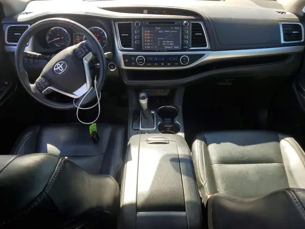 5TDJKRFH5GS270168 2016 TOYOTA HIGHLANDER - Image 8