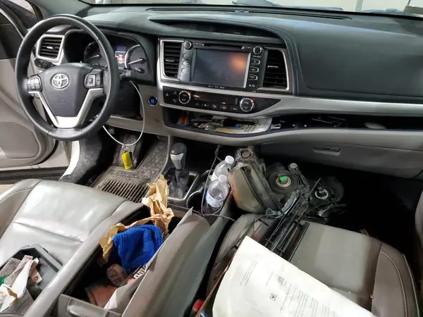 5TDJKRFH5GS276410 2016 TOYOTA HIGHLANDER - Image 8