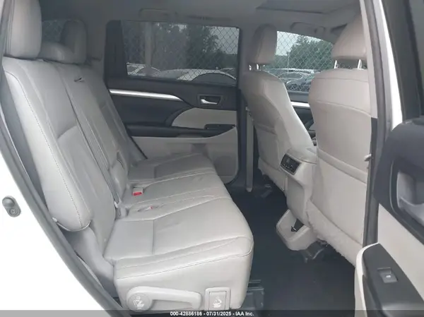 5TDJKRFH5GS299069 2016 TOYOTA HIGHLANDER - Image 8