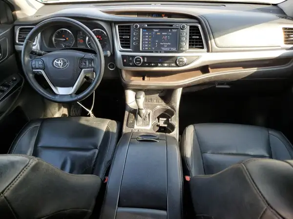 5TDJKRFH5GS300348 2016 TOYOTA HIGHLANDER - Image 8
