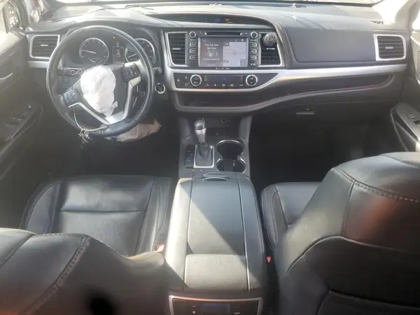 5TDJKRFH5GS300964 2016 TOYOTA HIGHLANDER - Image 8
